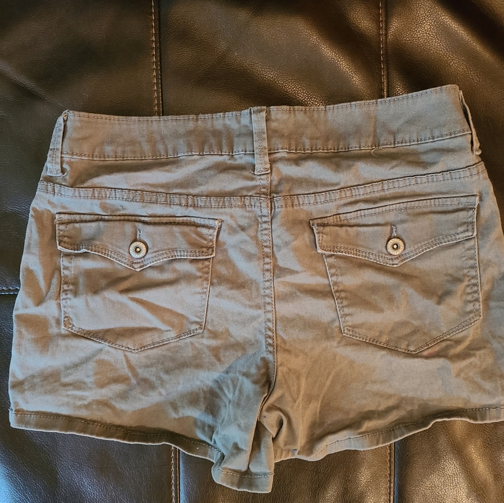 Shorts - Picture 2 of 2